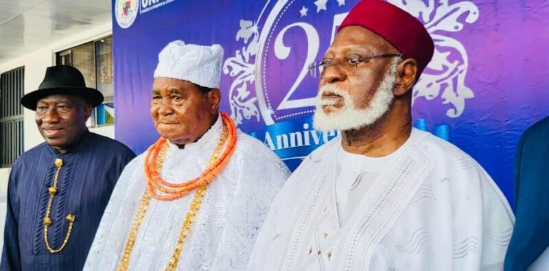 1E9FF3FB-0FC1-4AFB-8B44-C5CDA9357F34