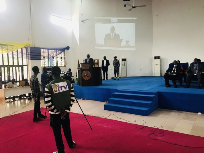 DE218D78-0FBB-4C0E-AEC4-2FE5955DD48A