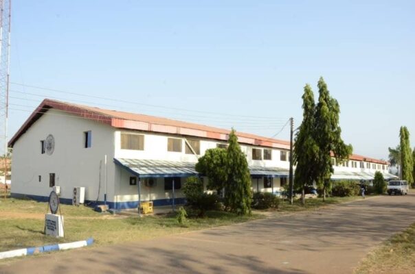 40A005FB-ADC9-4C6E-BD2D-E1AA72A99E99