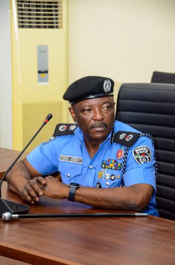 3EDF8D42-0BAB-4B1E-99E6-C787BEF629DC