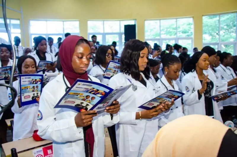 E635F769-14E7-435E-B65D-2D72A395F5D7