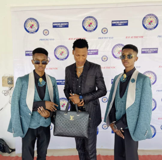 E294A001-3653-4D96-AF5F-567C8368371D