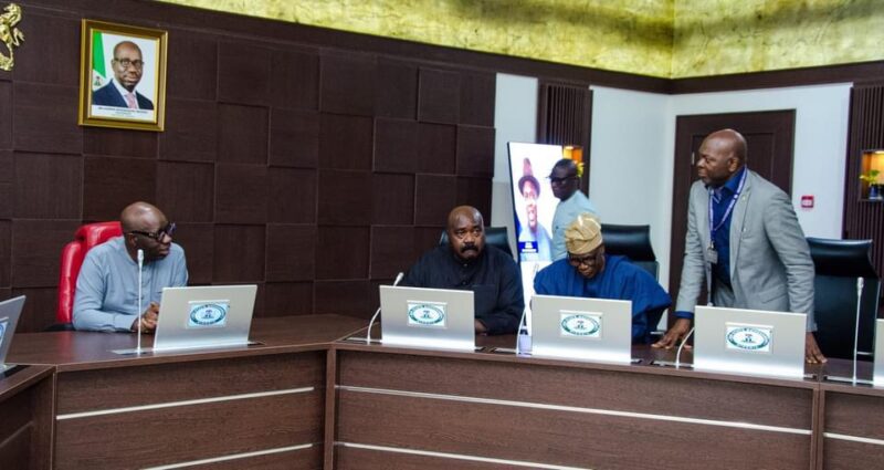 9EA4425C-4891-43E3-BF29-7100FF10A055