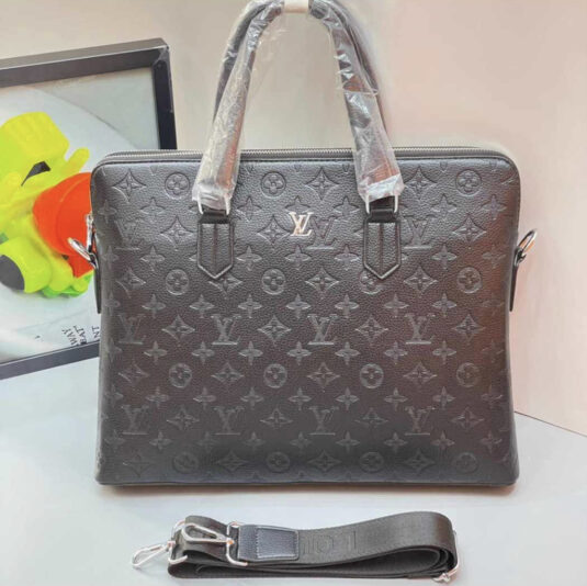 C5BA8FB4-9170-40E2-A193-208351358068