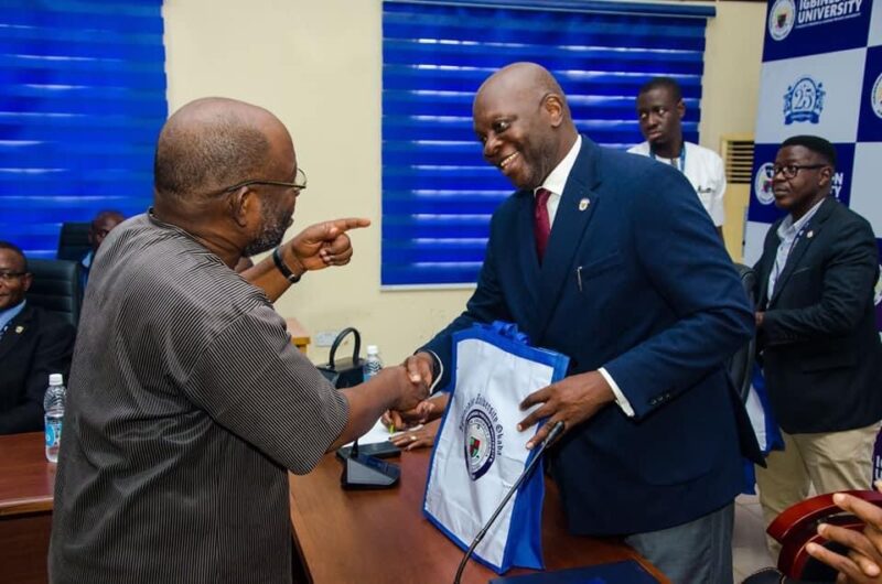 2B2CAEAC-ABD1-4F90-890C-7BB1CF28FC01