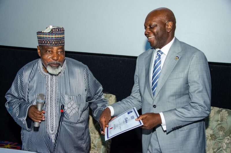 66D51B8F-4471-4558-8BEA-31C944105B33