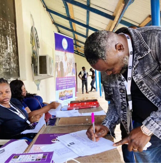 D28869C6-9791-4A74-A281-EE0809547161