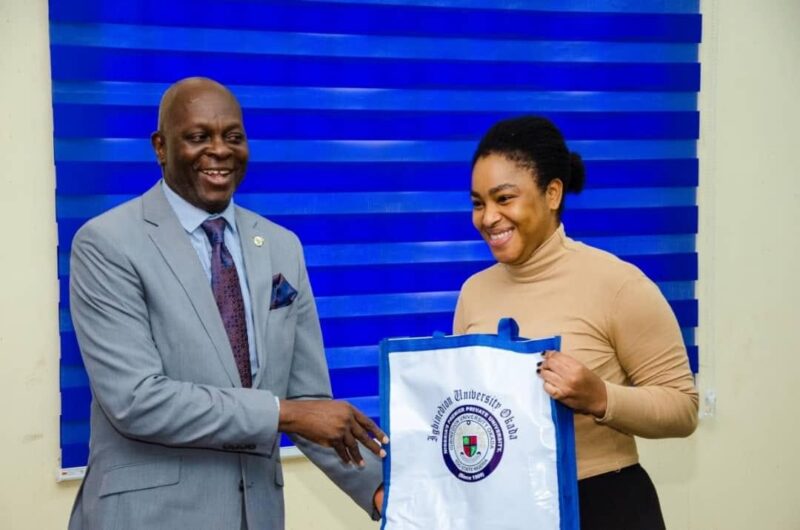 A1AC724E-C363-4A6D-B85D-FDF3DD571B67