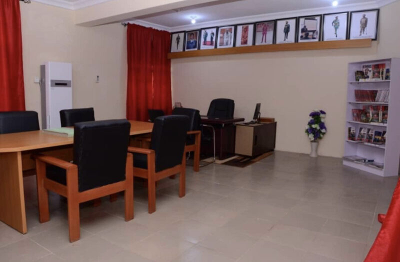 EBBF3F37-7BC6-4BD6-901C-CBD0FB355CD4