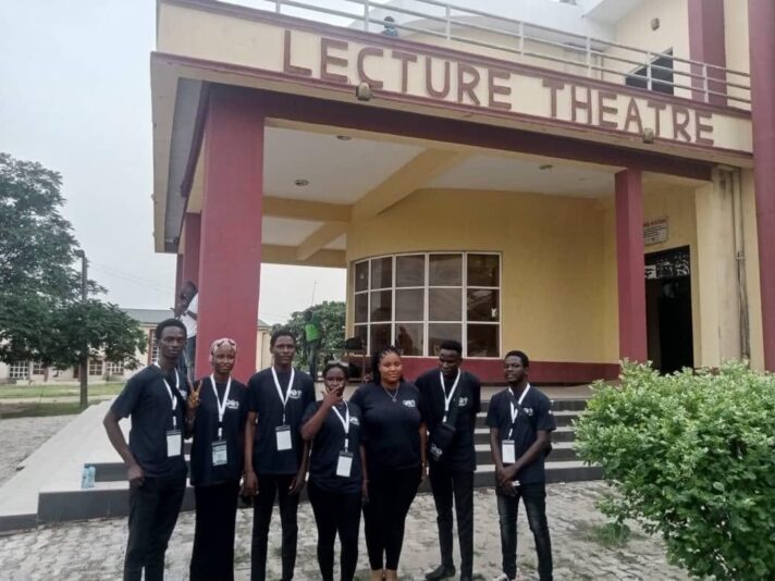 E4D01243-B5A1-4E0B-B784-D0EC786FA5B0