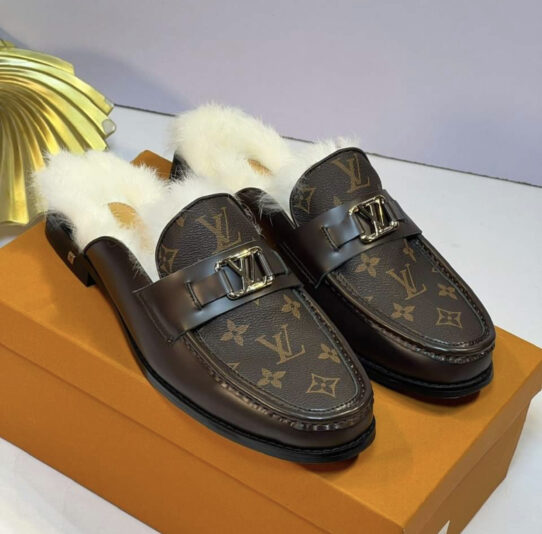 2D976A96-71FD-42DB-B835-22B79E66DB12