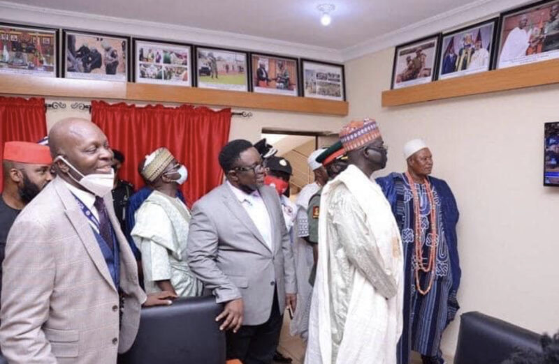 18194835-CAC9-4CCC-84F8-B26067E59D43