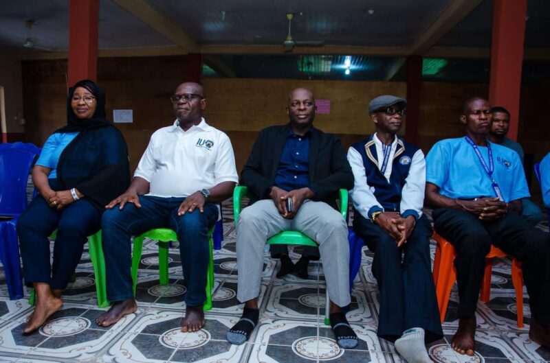 6AE50B98-977A-4B99-A459-A2D087BD5EBA