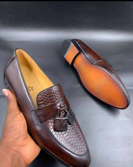 D57402A8-852E-4D5F-801B-88D96E690174